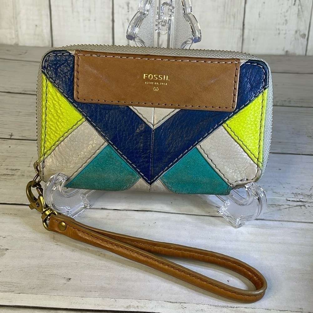 Vintage Fossil Leather Multi Color Chevron Stripe Wristlet Wallet